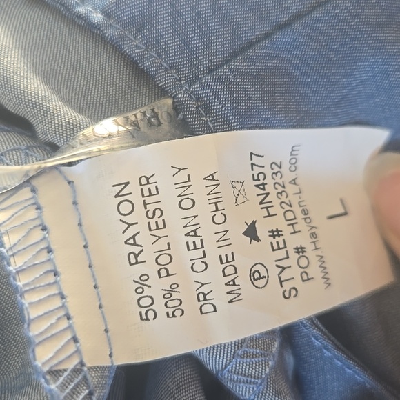 NWT Hayden Los Angeles Cropped Chambray Jumpsuit with Button Detail Size Large - Picture 10 of 12